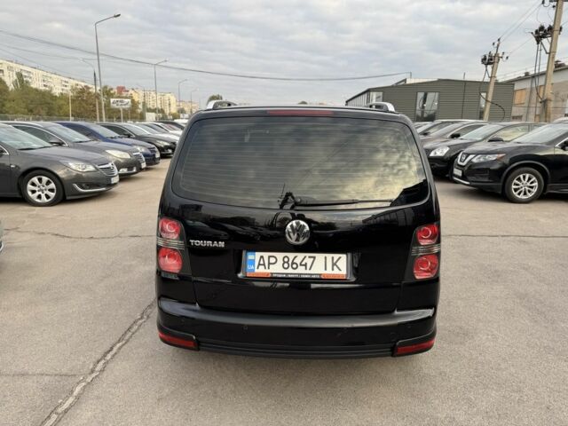 Черный Фольксваген Туран, объемом двигателя 1.9 л и пробегом 278 тыс. км за 7100 $, фото 5 на Automoto.ua
