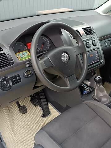 Черный Фольксваген Туран, объемом двигателя 2 л и пробегом 249 тыс. км за 8400 $, фото 13 на Automoto.ua