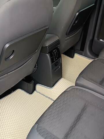 Черный Фольксваген Туран, объемом двигателя 2 л и пробегом 249 тыс. км за 8400 $, фото 30 на Automoto.ua