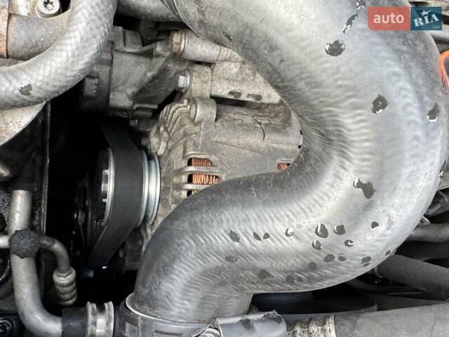 Чорний Фольксваген Туран, об'ємом двигуна 1.97 л та пробігом 313 тис. км за 7500 $, фото 26 на Automoto.ua