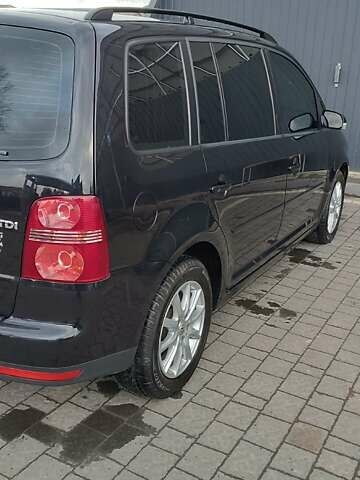 Черный Фольксваген Туран, объемом двигателя 2 л и пробегом 249 тыс. км за 8400 $, фото 14 на Automoto.ua