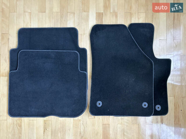 Чорний Фольксваген Туран, об'ємом двигуна 1.97 л та пробігом 270 тис. км за 8300 $, фото 40 на Automoto.ua