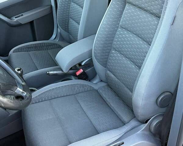 Чорний Фольксваген Туран, об'ємом двигуна 1.6 л та пробігом 178 тис. км за 7950 $, фото 19 на Automoto.ua