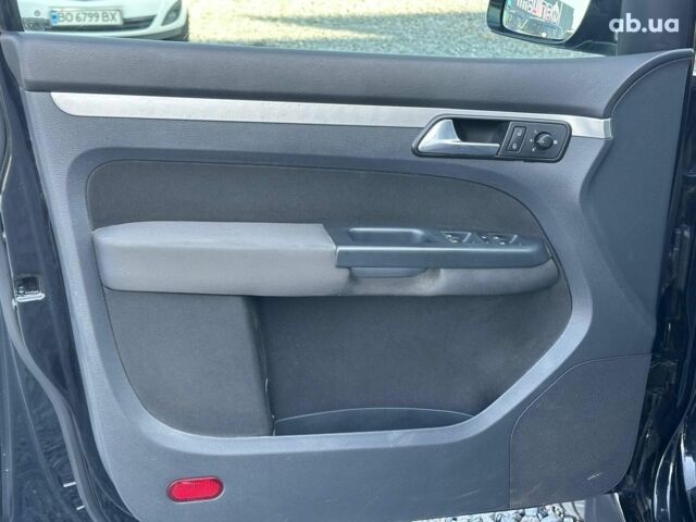 Черный Фольксваген Туран, объемом двигателя 2 л и пробегом 260 тыс. км за 7890 $, фото 12 на Automoto.ua