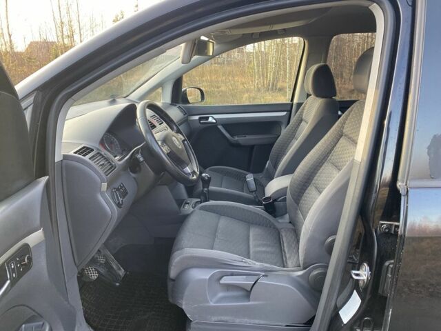 Чорний Фольксваген Туран, об'ємом двигуна 1.9 л та пробігом 367 тис. км за 3400 $, фото 13 на Automoto.ua