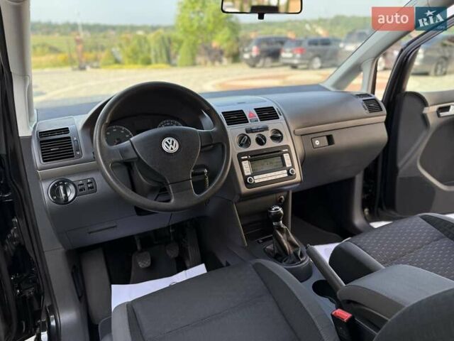 Чорний Фольксваген Туран, об'ємом двигуна 1.4 л та пробігом 225 тис. км за 6950 $, фото 65 на Automoto.ua