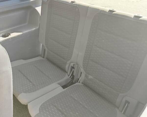 Черный Фольксваген Туран, объемом двигателя 1.98 л и пробегом 290 тыс. км за 5550 $, фото 10 на Automoto.ua