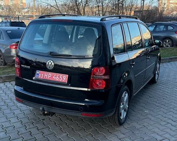 Чорний Фольксваген Туран, об'ємом двигуна 1.6 л та пробігом 178 тис. км за 7950 $, фото 5 на Automoto.ua