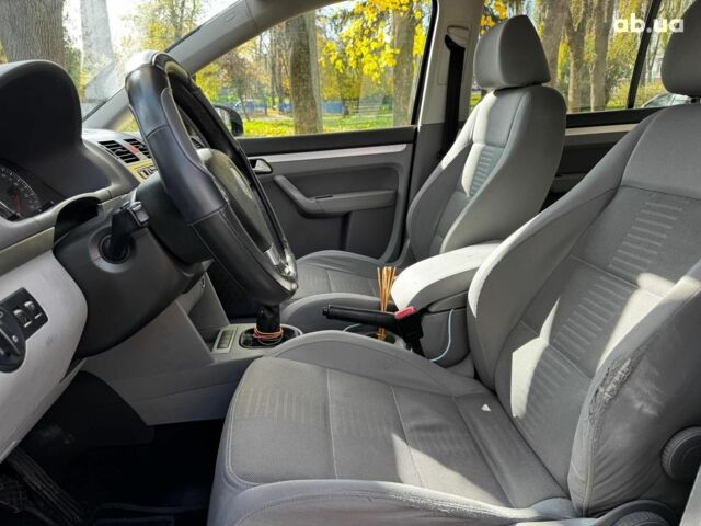 Фольксваген Туран 2007 в Киеве на Automoto.ua Черный Фольксваген Туран, объемом двигателя 1.4 л и пробегом 242 тыс. км за 6390 $, фото 14 на Automoto.ua