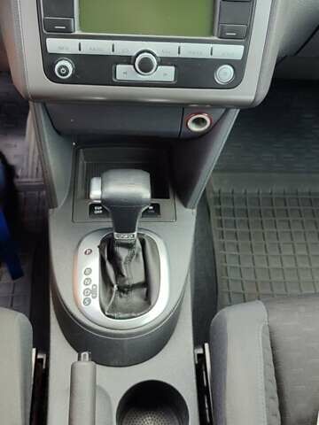 Чорний Фольксваген Туран, об'ємом двигуна 1.97 л та пробігом 318 тис. км за 5700 $, фото 6 на Automoto.ua