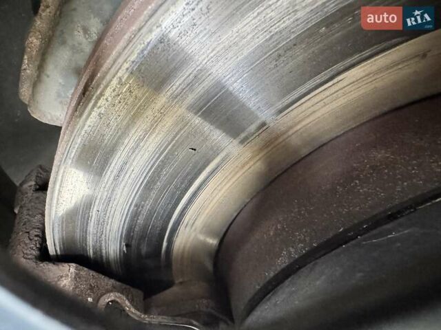 Черный Фольксваген Туран, объемом двигателя 1.97 л и пробегом 314 тыс. км за 7300 $, фото 19 на Automoto.ua