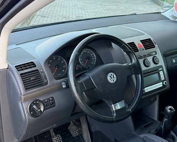 Чорний Фольксваген Туран, об'ємом двигуна 1.6 л та пробігом 178 тис. км за 7950 $, фото 18 на Automoto.ua