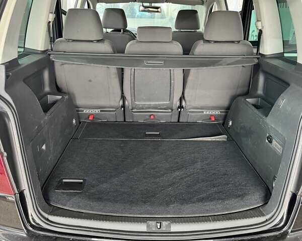 Чорний Фольксваген Туран, об'ємом двигуна 1.97 л та пробігом 313 тис. км за 7500 $, фото 10 на Automoto.ua