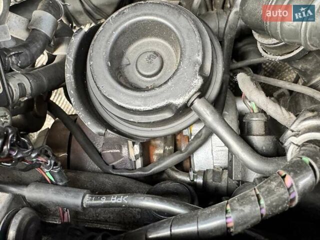 Чорний Фольксваген Туран, об'ємом двигуна 1.97 л та пробігом 313 тис. км за 7500 $, фото 27 на Automoto.ua