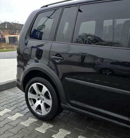 Чорний Фольксваген Туран, об'ємом двигуна 1.97 л та пробігом 240 тис. км за 7300 $, фото 3 на Automoto.ua