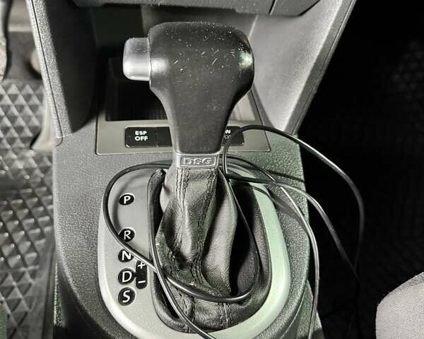 Чорний Фольксваген Туран, об'ємом двигуна 1.97 л та пробігом 313 тис. км за 7500 $, фото 13 на Automoto.ua