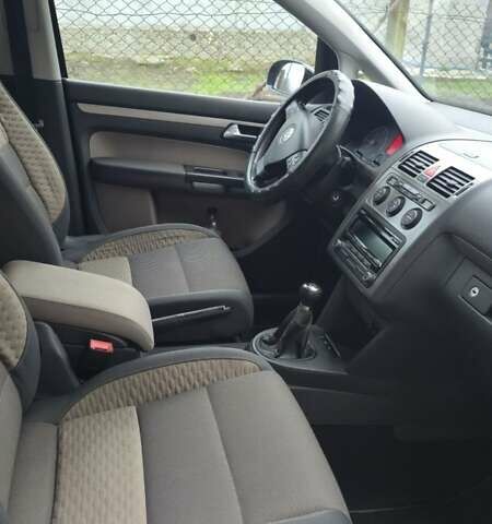 Чорний Фольксваген Туран, об'ємом двигуна 1.97 л та пробігом 240 тис. км за 7300 $, фото 10 на Automoto.ua