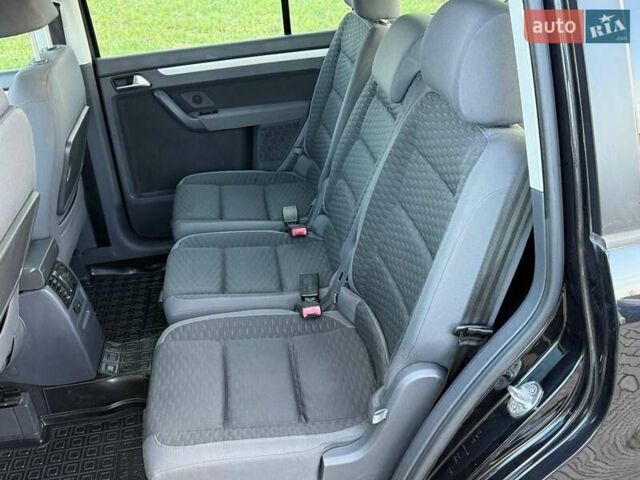 Чорний Фольксваген Туран, об'ємом двигуна 1.6 л та пробігом 178 тис. км за 7950 $, фото 21 на Automoto.ua