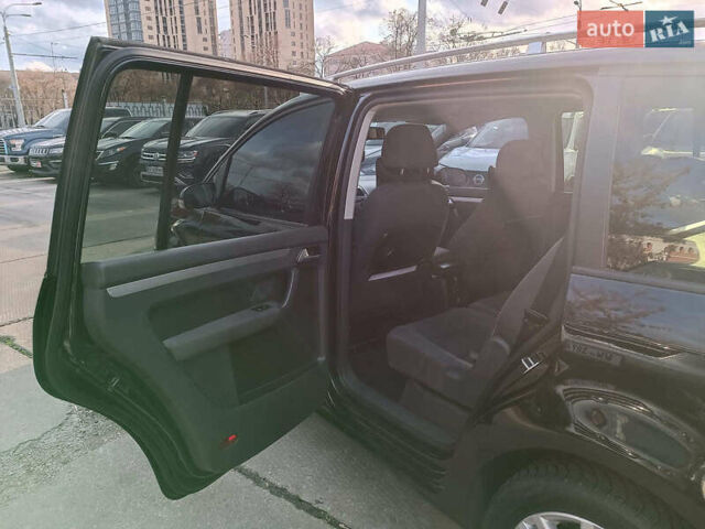 Черный Фольксваген Туран, объемом двигателя 2 л и пробегом 260 тыс. км за 9390 $, фото 14 на Automoto.ua