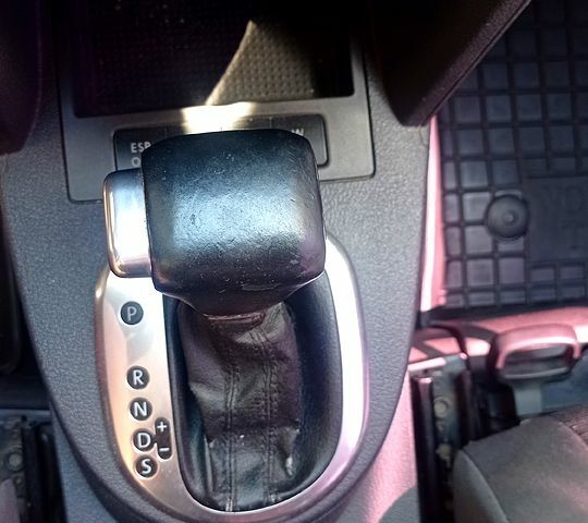 Черный Фольксваген Туран, объемом двигателя 1.4 л и пробегом 233 тыс. км за 6800 $, фото 6 на Automoto.ua