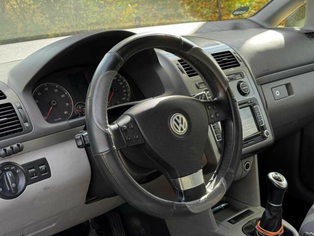 Чорний Фольксваген Туран, об'ємом двигуна 1.4 л та пробігом 242 тис. км за 6390 $, фото 12 на Automoto.ua