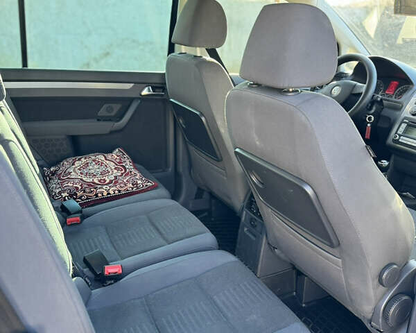 Черный Фольксваген Туран, объемом двигателя 1.4 л и пробегом 217 тыс. км за 8300 $, фото 6 на Automoto.ua