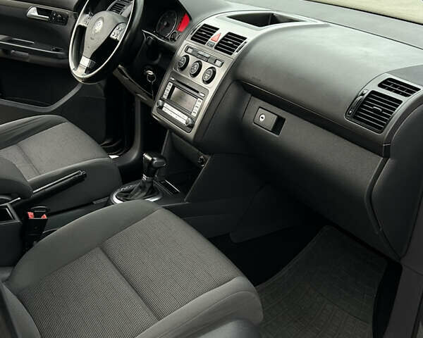 Чорний Фольксваген Туран, об'ємом двигуна 1.9 л та пробігом 124 тис. км за 8700 $, фото 31 на Automoto.ua