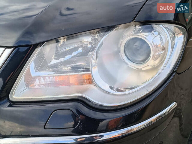 Черный Фольксваген Туран, объемом двигателя 2 л и пробегом 260 тыс. км за 9390 $, фото 3 на Automoto.ua