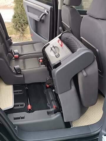 Черный Фольксваген Туран, объемом двигателя 2 л и пробегом 249 тыс. км за 8400 $, фото 20 на Automoto.ua