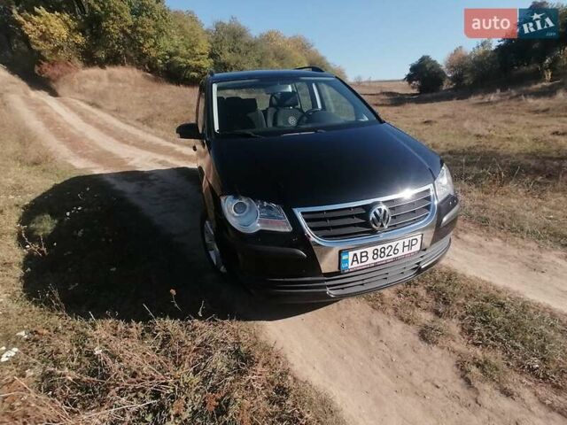 Чорний Фольксваген Туран, об'ємом двигуна 1.6 л та пробігом 250 тис. км за 7700 $, фото 1 на Automoto.ua