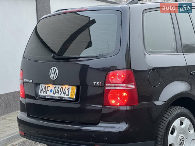 Черный Фольксваген Туран, объемом двигателя 2 л и пробегом 248 тыс. км за 6199 $, фото 57 на Automoto.ua