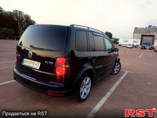 Чорний Фольксваген Туран, об'ємом двигуна 2 л та пробігом 240 тис. км за 7700 $, фото 6 на Automoto.ua