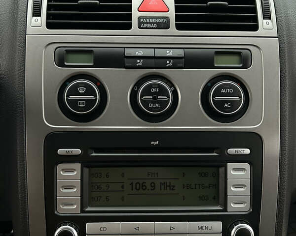 Чорний Фольксваген Туран, об'ємом двигуна 1.9 л та пробігом 124 тис. км за 8700 $, фото 22 на Automoto.ua