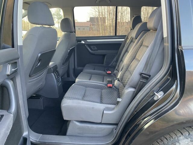 Чорний Фольксваген Туран, об'ємом двигуна 1.9 л та пробігом 367 тис. км за 3400 $, фото 7 на Automoto.ua