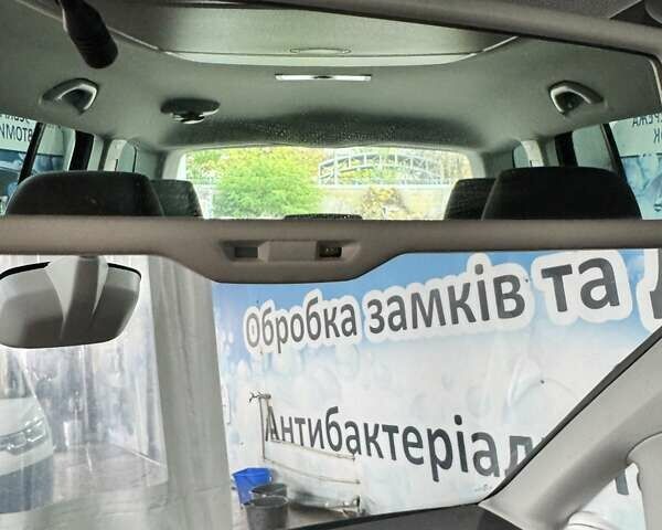 Черный Фольксваген Туран, объемом двигателя 1.97 л и пробегом 314 тыс. км за 7300 $, фото 24 на Automoto.ua