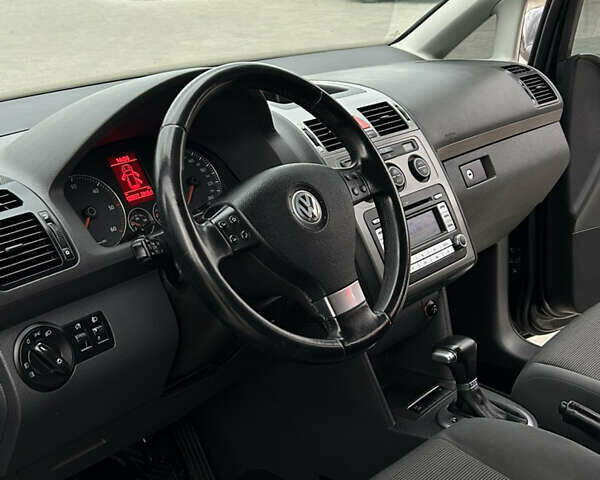 Чорний Фольксваген Туран, об'ємом двигуна 1.9 л та пробігом 124 тис. км за 8700 $, фото 15 на Automoto.ua