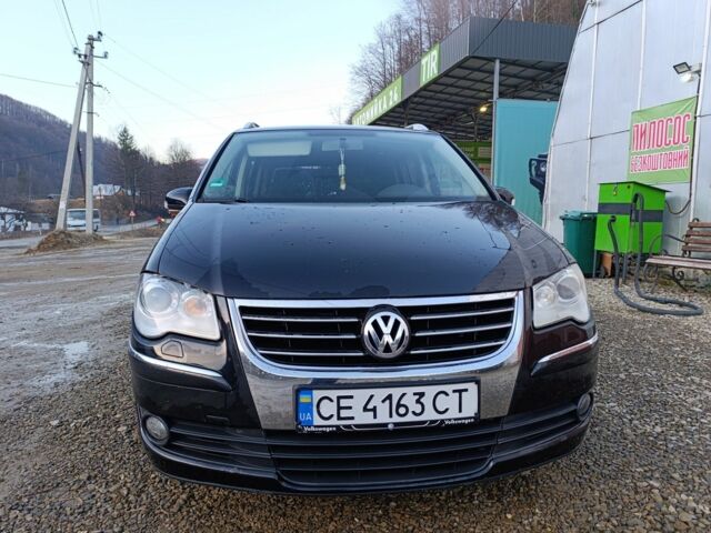 Черный Фольксваген Туран, объемом двигателя 2 л и пробегом 320 тыс. км за 6800 $, фото 6 на Automoto.ua
