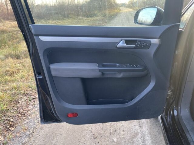 Чорний Фольксваген Туран, об'ємом двигуна 1.9 л та пробігом 367 тис. км за 3400 $, фото 15 на Automoto.ua