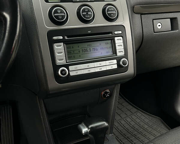 Чорний Фольксваген Туран, об'ємом двигуна 1.9 л та пробігом 124 тис. км за 8700 $, фото 23 на Automoto.ua