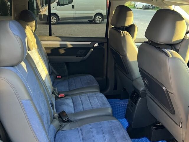 Черный Фольксваген Туран, объемом двигателя 1.4 л и пробегом 271 тыс. км за 5000 $, фото 6 на Automoto.ua