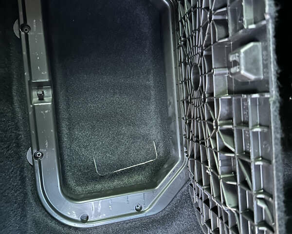 Чорний Фольксваген Туран, об'ємом двигуна 1.97 л та пробігом 270 тис. км за 8300 $, фото 39 на Automoto.ua