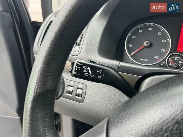 Чорний Фольксваген Туран, об'ємом двигуна 1.6 л та пробігом 147 тис. км за 8350 $, фото 51 на Automoto.ua