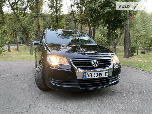 Черный Фольксваген Туран, объемом двигателя 1.6 л и пробегом 261 тыс. км за 7100 $, фото 31 на Automoto.ua