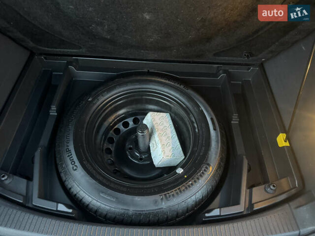 Черный Фольксваген Туран, объемом двигателя 1.4 л и пробегом 224 тыс. км за 6499 $, фото 32 на Automoto.ua