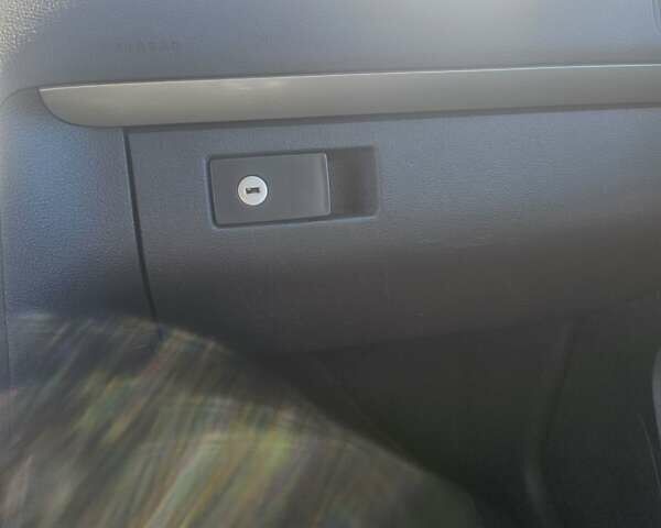 Чорний Фольксваген Туран, об'ємом двигуна 1.4 л та пробігом 216 тис. км за 7800 $, фото 2 на Automoto.ua