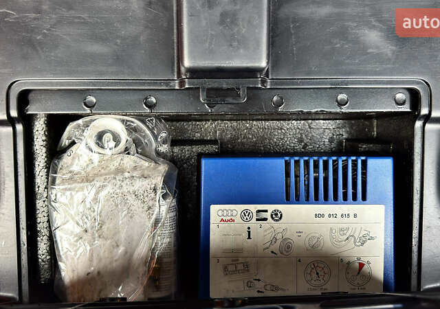 Черный Фольксваген Туран, объемом двигателя 1.6 л и пробегом 176 тыс. км за 8198 $, фото 31 на Automoto.ua