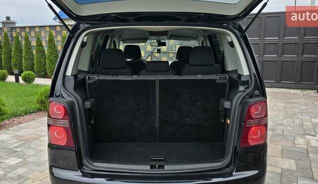 Чорний Фольксваген Туран, об'ємом двигуна 1.6 л та пробігом 242 тис. км за 6700 $, фото 16 на Automoto.ua