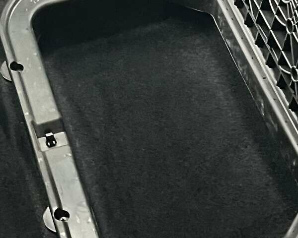 Чорний Фольксваген Туран, об'ємом двигуна 1.6 л та пробігом 147 тис. км за 8350 $, фото 23 на Automoto.ua