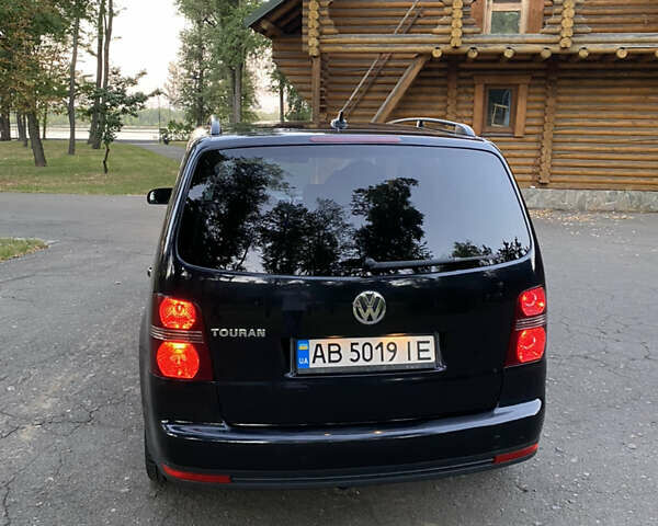 Черный Фольксваген Туран, объемом двигателя 1.6 л и пробегом 261 тыс. км за 7100 $, фото 22 на Automoto.ua