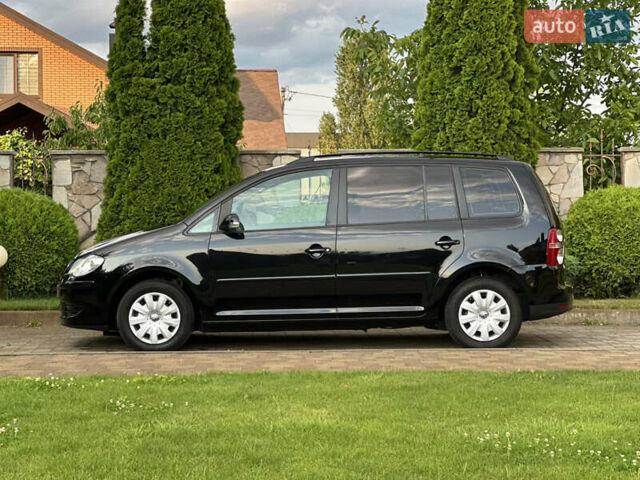 Черный Фольксваген Туран, объемом двигателя 1.6 л и пробегом 220 тыс. км за 7700 $, фото 5 на Automoto.ua